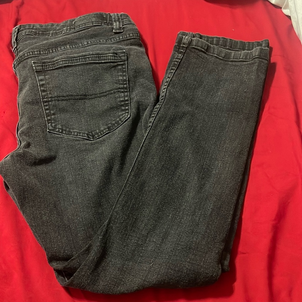 Kenneth Cole black men jeans.
Size 34x30